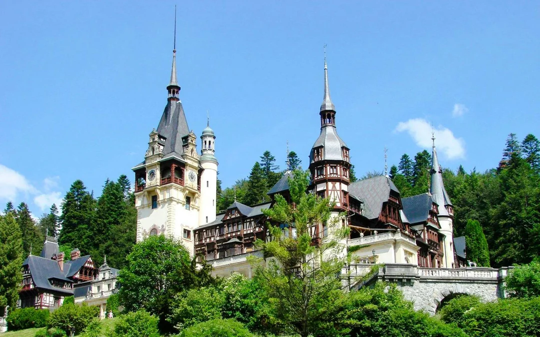 From Brasov: Bran Castle & Rasnov Fortress Tour with Optional Peles Castle Visit Image 5