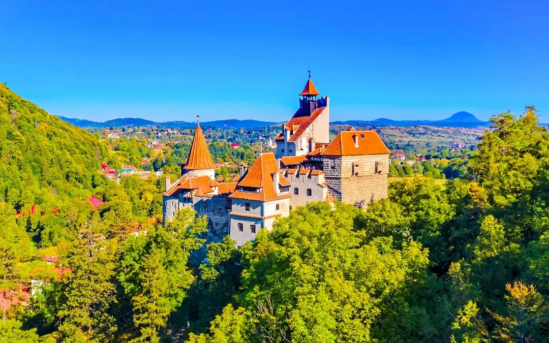 From Bucharest: Cantacuzino Wednesday Filming Location, Peleș & Bran Castles Guided Day Trip Image 4