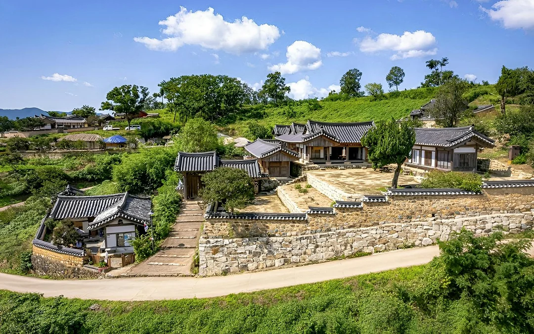 From Busan: Gyeongju UNESCO World Heritage Site Full-Day Guided Tour Image 2