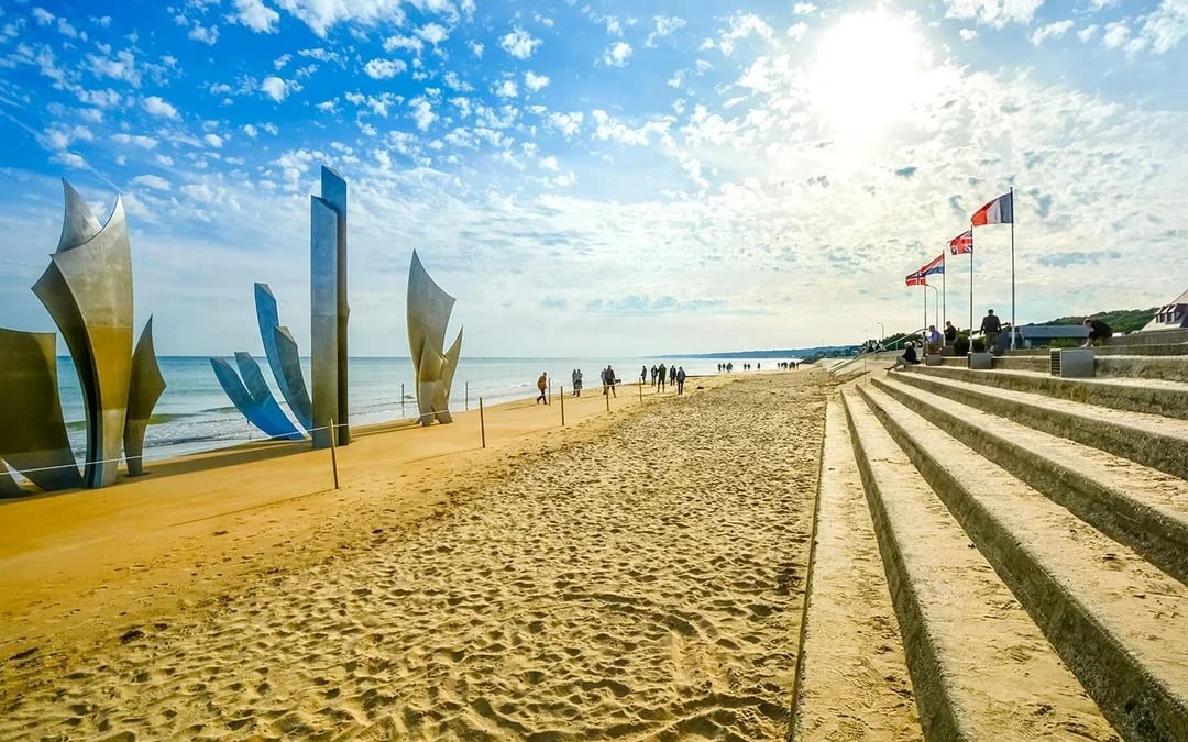From Caen: D-Day Beaches Half-Day Tour with Caen Memorial Museum Entry
 Image 8