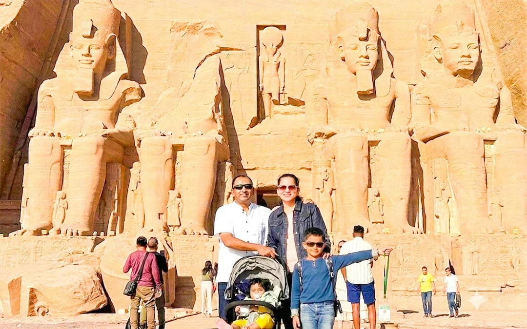 From Cairo: Abu Simbel Temples Private Tour by Air with Flights Transfers and Guide Image 3