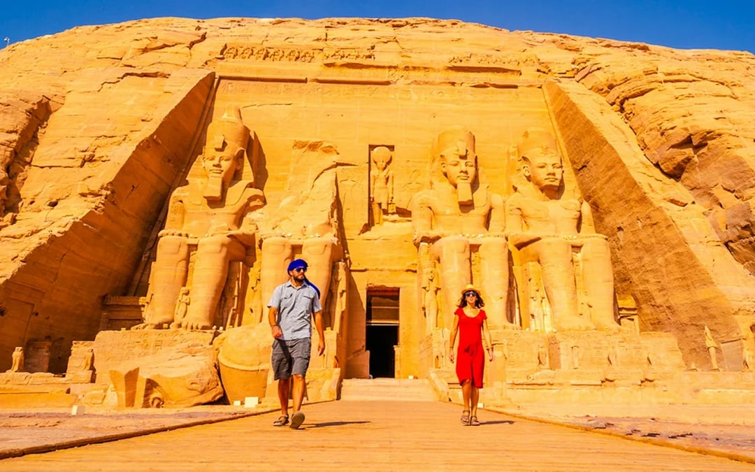 From Cairo: Abu Simbel Temples Private Tour by Air with Flights Transfers and Guide Image 6