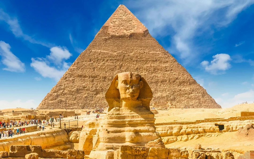 From Cairo: Full-Day Guided Tour of Giza Pyramids, Sphinx, Grand Egyptian Museum & Bazaar with Entry Tickets, Lunch & Hotel Transfers Image 3