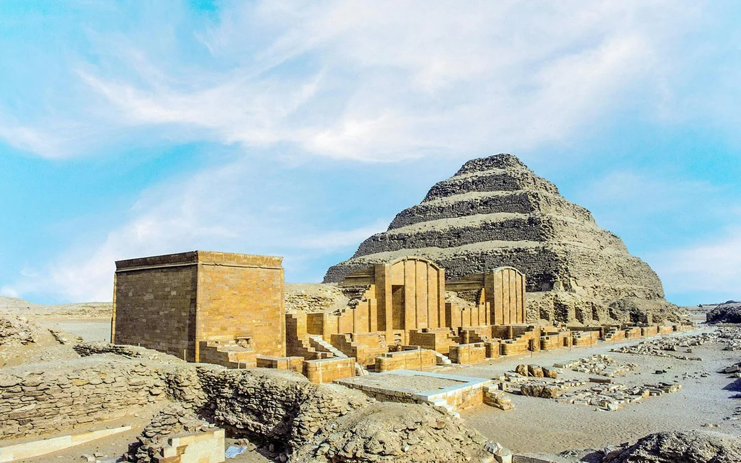From Cairo: Full-Day Guided Tour of Giza Pyramids, Sphinx, Saqqara & Memphis with Entry Tickets, Lunch & Hotel Transfers Image 4