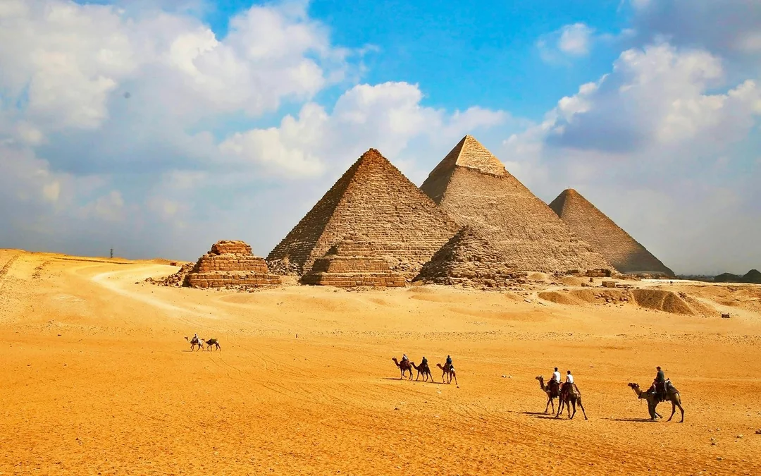 From Cairo: Half-Day Guided Tour of Giza Pyramids & Sphinx with Entry Tickets & Hotel Transfers Image 1