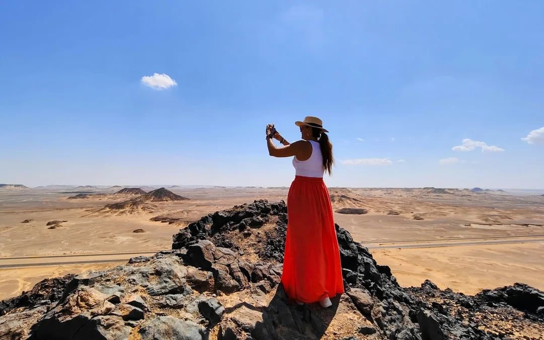 From Cairo: White Desert & Bahariya Oasis Camping Tour Image 8