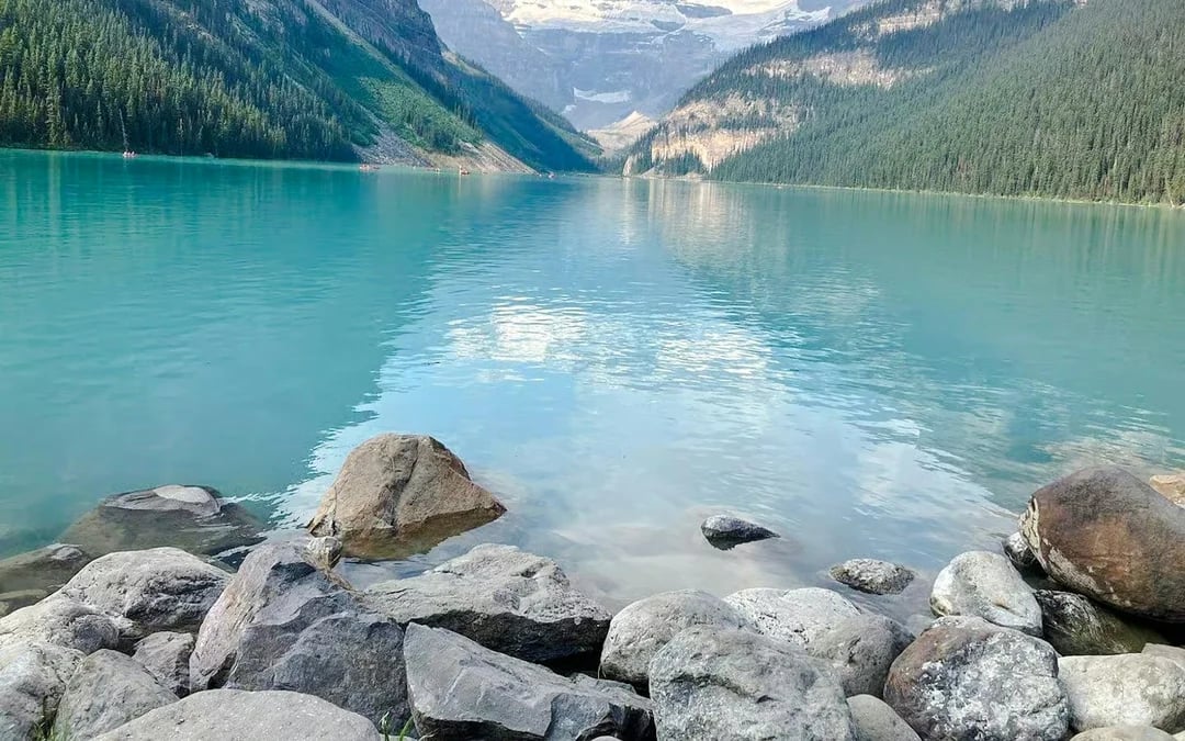 From Calgary: 3-Day Banff National Park, Lake Louise, Moraine Lake & Johnston Canyon Tour Image 1
