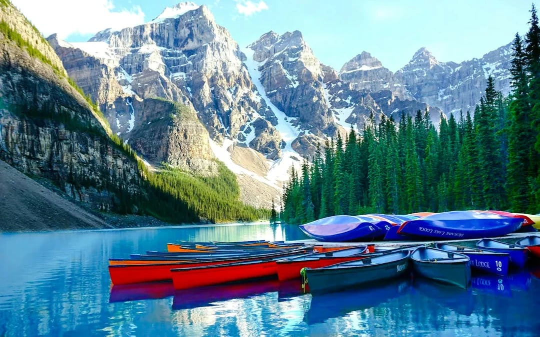 From Calgary: 3-Day Banff National Park, Lake Louise, Moraine Lake & Johnston Canyon Tour Image 4