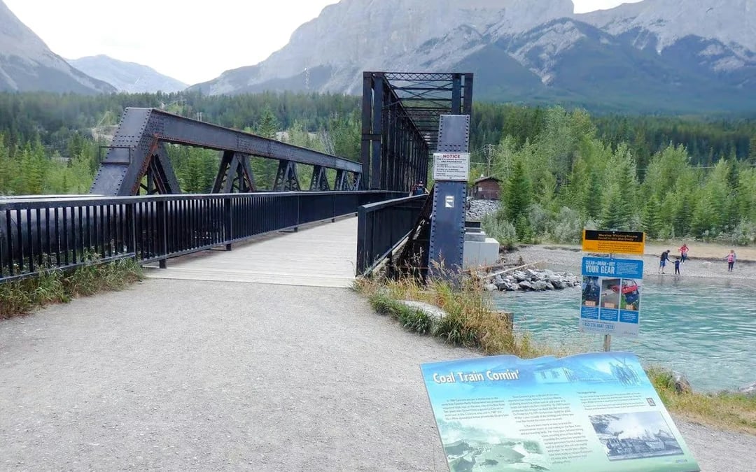 From Calgary: Kananaskis Lakes and Canmore Day Trip Image 5