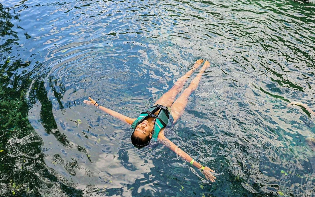 From Cancún: Holbox Island Day Trip with Isla Pasión, Punta Mosquito & Yalahau Spring Image 4