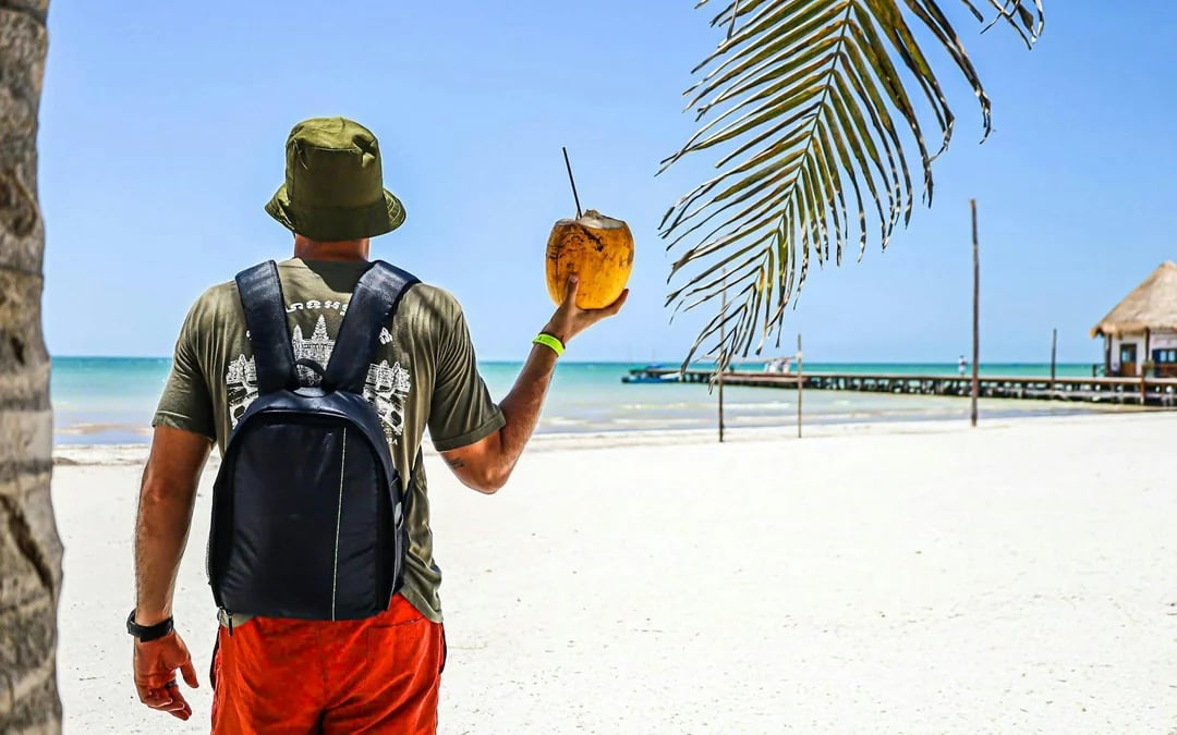 From Cancún: Holbox Island Day Trip with Isla Pasión, Punta Mosquito & Yalahau Spring Image 8