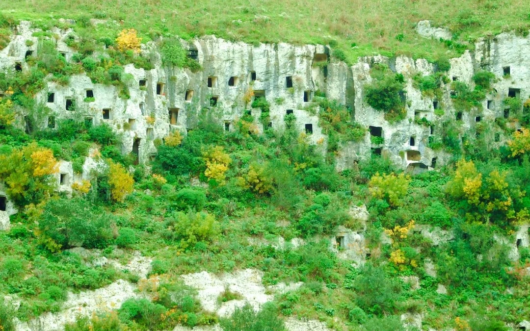From Catania: Pantalica Necropolis & Sortino Hiking Tour with Hotel Pickup Image 2
