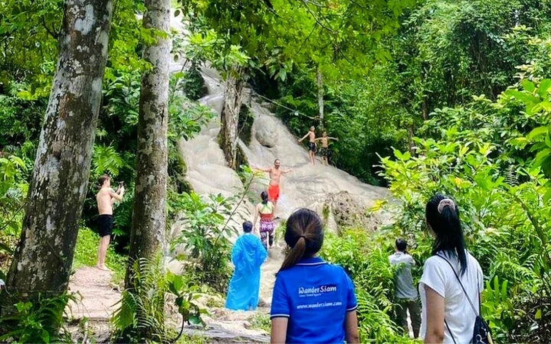 From Chiang Mai: Bua Thong Sticky Waterfalls and Mae Ngat Dam Boat Tour Image 5