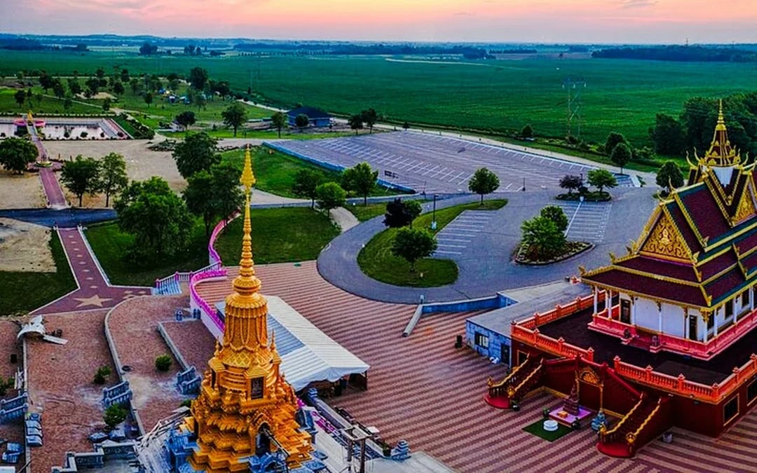 From Chiang Mai: Chiang Rai White, Blue and Red Temples & Long Neck Village Small-Group Tour Image 9