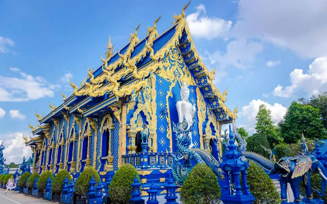 From Chiang Mai: Hot Springs and Chiang Rai White, Black & Blue Temple Day Tour with Lunch & Hotel Transfers Image 12