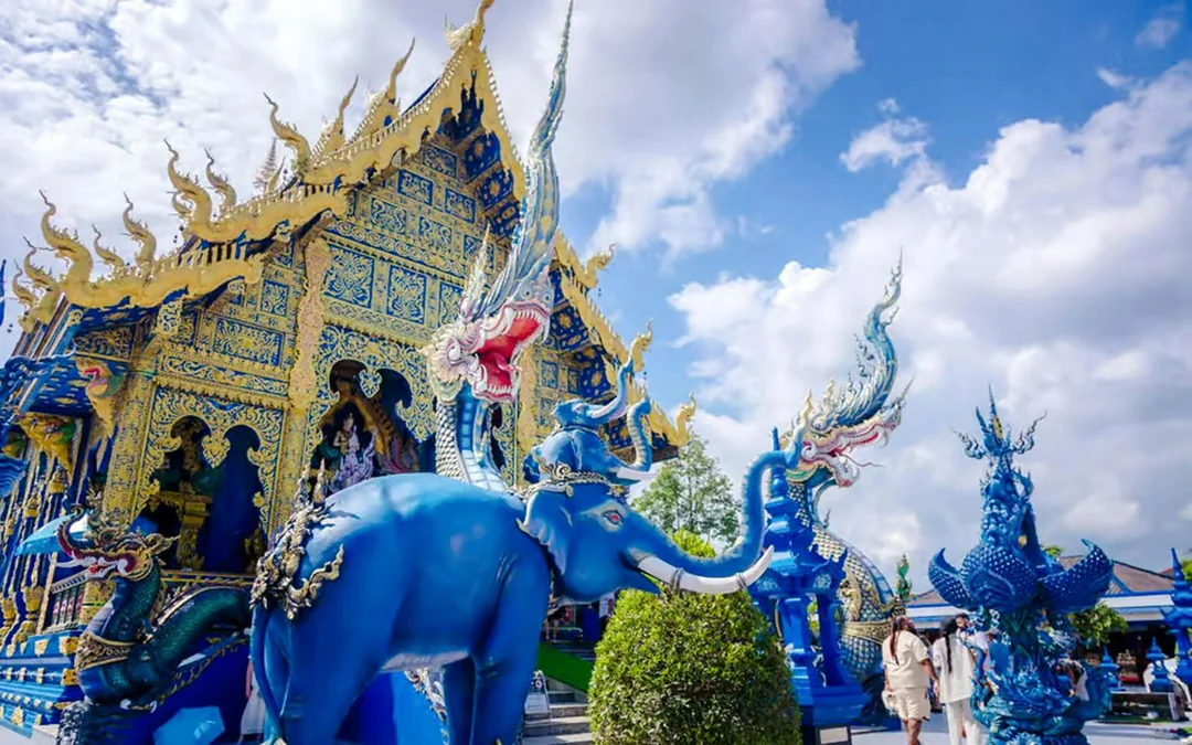 From Chiang Mai: Hot Springs and Chiang Rai White, Black & Blue Temple Day Tour with Lunch & Hotel Transfers Image 4