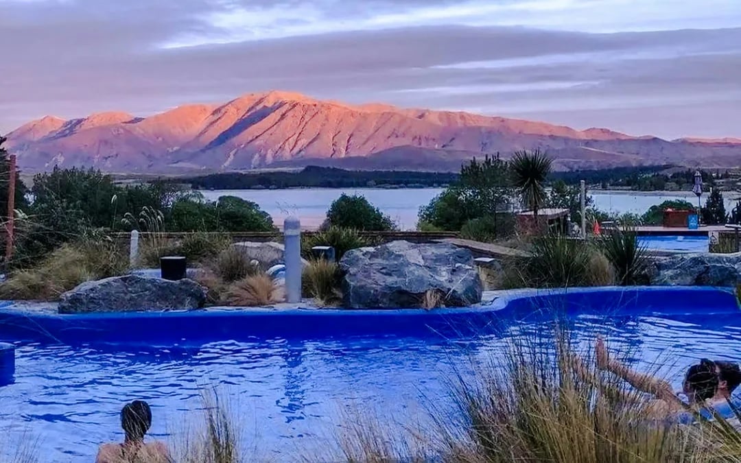 From Christchurch: Lake Tekapo Tour With Hot Pools Entry Image 4