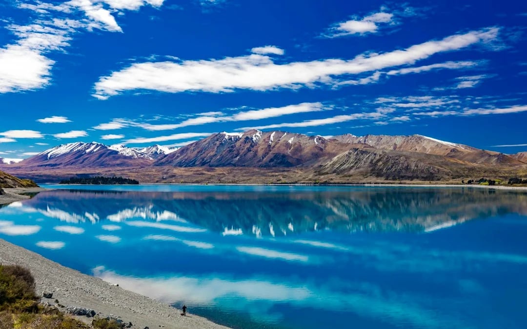 From Christchurch: Private Mount Cook Day Trip via Lake Tekapo and Lake Pukaki with Salmon Tasting Image 1