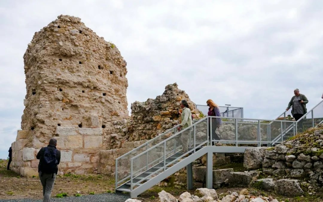 From Constanta: Carsium & Capidava Fortresses Day Trip with Lunch and Wine Tasting Image 4