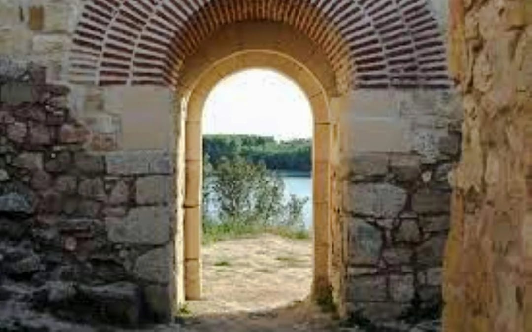 From Constanta: Carsium & Capidava Fortresses Day Trip with Lunch and Wine Tasting Image 5