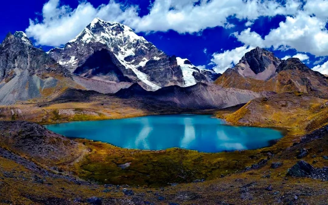 From Cusco: Full-Day 7 Lakes of Ausangate Horseback Riding Tour with Breakfast and Lunch. Image 2