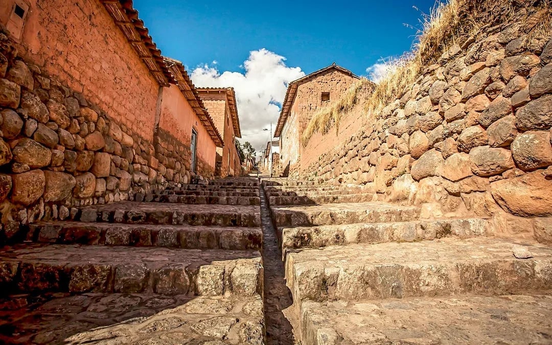 From Cusco: Full-Day Trip to Ollantaytambo with Lunch Image 2