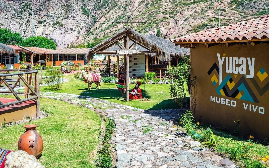 From Cusco: Full-Day Trip to Ollantaytambo with Lunch Image 5
