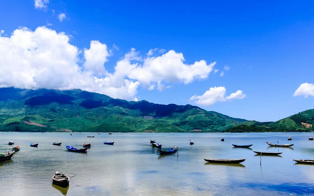 From Da Nang: Hue Guided Day Trip Image 4
