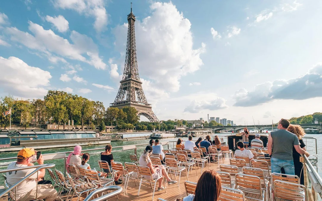 From Disneyland®: Paris Sightseeing Tour with Seine River Cruise Image 2