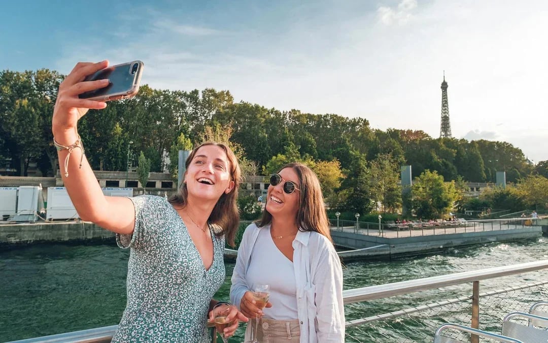 From Disneyland®: Paris Sightseeing Tour with Seine River Cruise Image 10