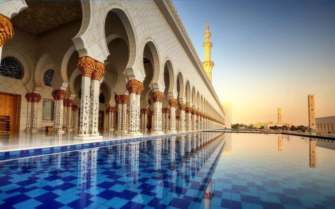 From Dubai: Abu Dhabi Full-Day City Tour with Louvre Museum & Sheikh Zayed Grand Mosque Image 5