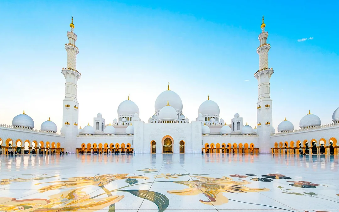 From Dubai: BAPS Hindu Temple & Sheikh Zayed Mosque Full-Day Guided Tour Image 2