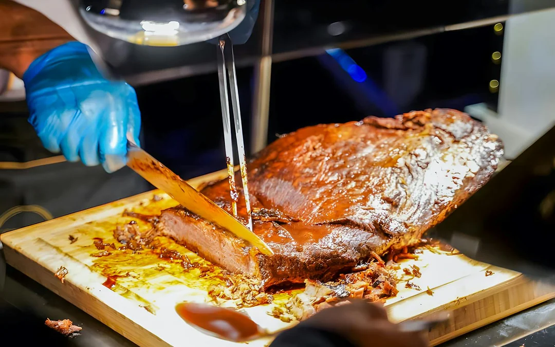 From Dubai Marina: 2-Hour Luxury Dhow Dinner Cruise with 5-Star Dinner, Entertainment & Unlimited Drinks Image 12
