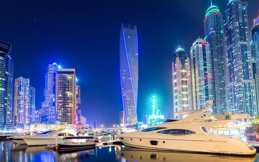 From Dubai Marina: 2-Hour Luxury Dhow Dinner Cruise with 5-Star Dinner, Entertainment & Unlimited Drinks Image 7