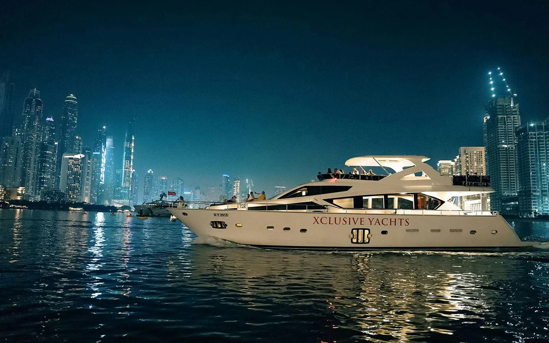 From Dubai Marina: 2-Hour Luxury Yacht Cruise with Dinner Image 12