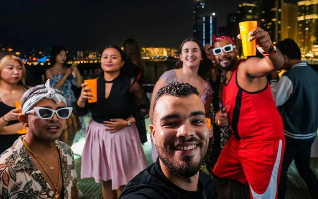 From Dubai Marina: 4-Hour Night Party Yacht Cruise with BBQ, DJ & Unlimited Beverages Image 4