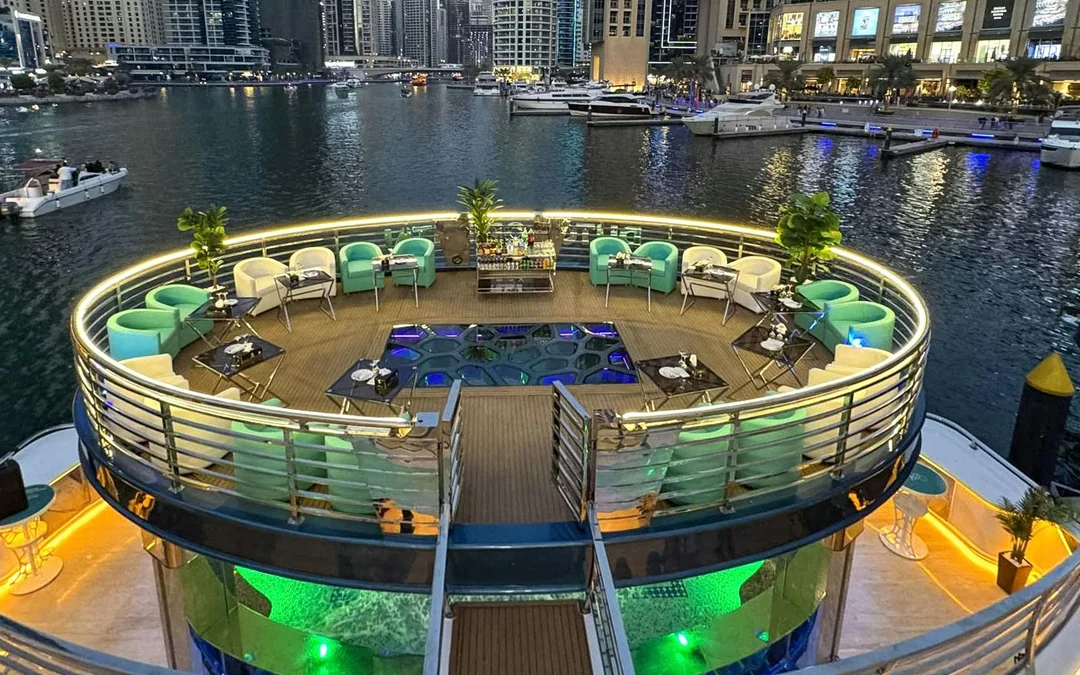 From Dubai Marina: Lotus Mega Yacht Dinner Cruise with Live DJ Image 2