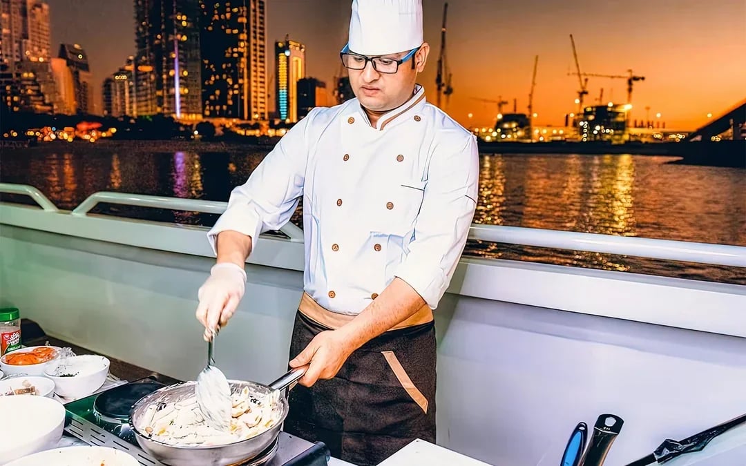 From Dubai Marina: Lotus Mega Yacht Dinner Cruise with Live DJ Image 4