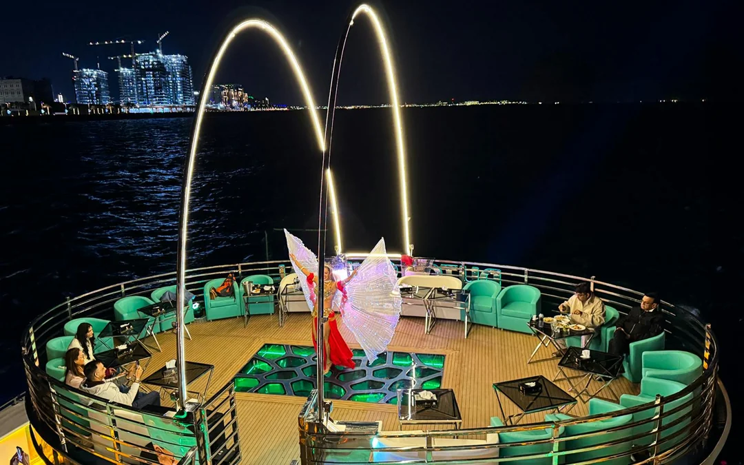 From Dubai Marina: Lotus Mega Yacht VIP Dinner Cruise with Live DJ & Unlimited Drinks Image 3