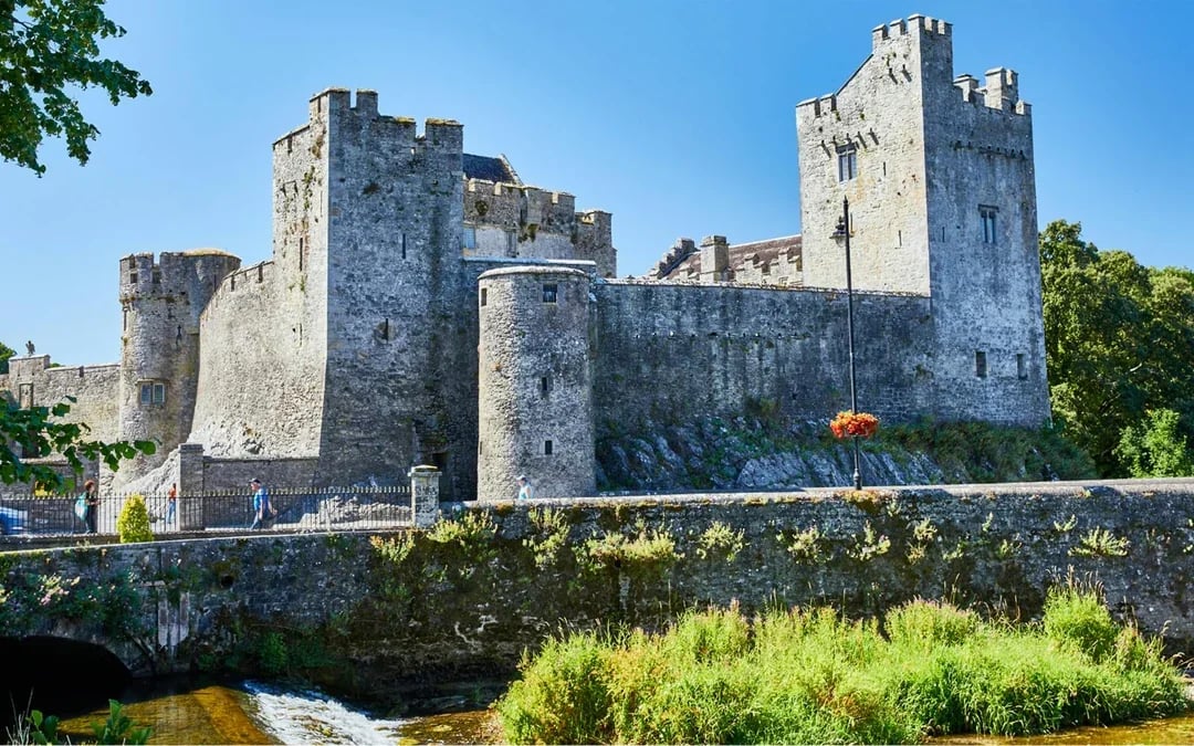 From Dublin: Blarney, Rock of Cashel & Cahir Castles Full-Day Tour Image 8