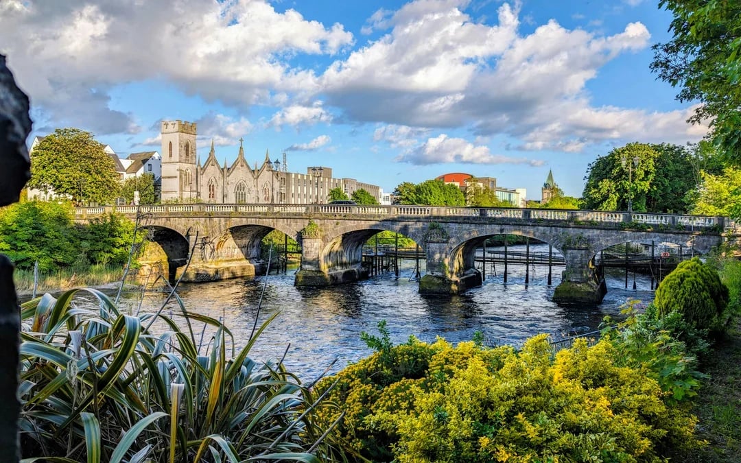 From Dublin: Cliffs of Moher, Burren & Galway Day Trip with Spanish Tour Guide Image 2