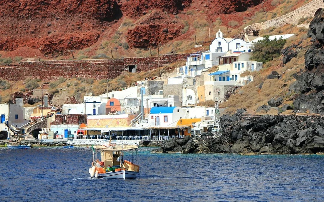 From Fira: Santorini Volcano, Hot Springs & Thirassia Day Cruise Image 6
