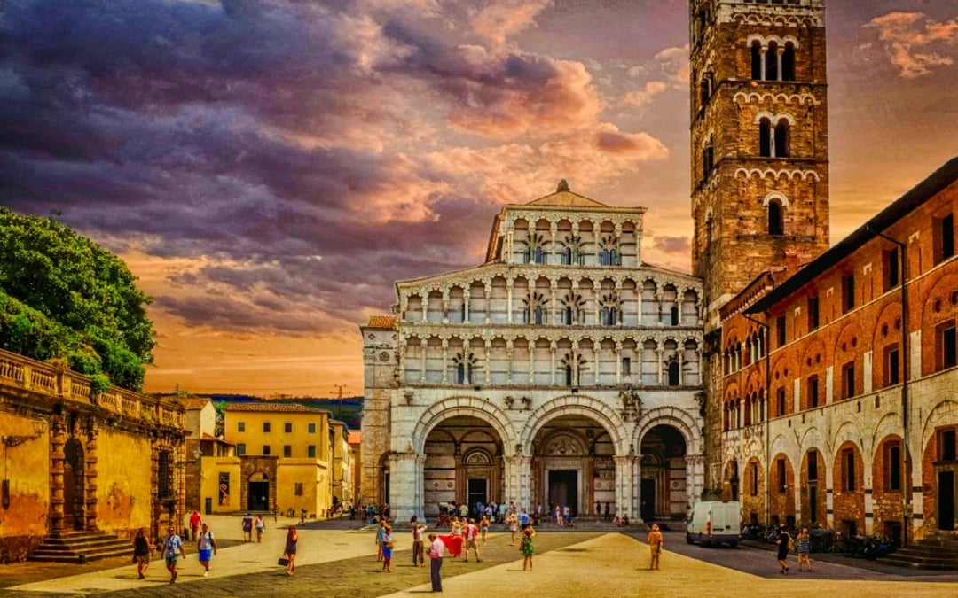 From Florence: Private Day Trip to Lucca and Pisa with Tuscan Cooking Class and Lunch Image 2