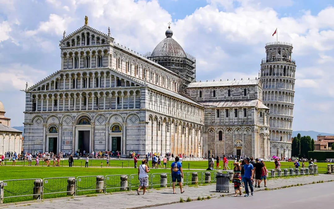 From Florence: Private Day Trip to Lucca and Pisa with Tuscan Cooking Class and Lunch Image 3