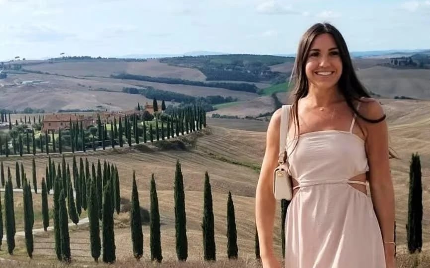 From Florence: Private Val d’Orcia Tour to Pienza, Montepulciano, and Montalcino with Farm and Cellar Tastings Image 9