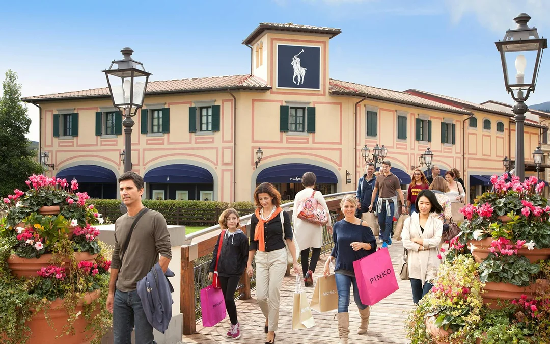 From Florence: Round Trip Shuttle Bus Service to Barberino Outlet Image 1