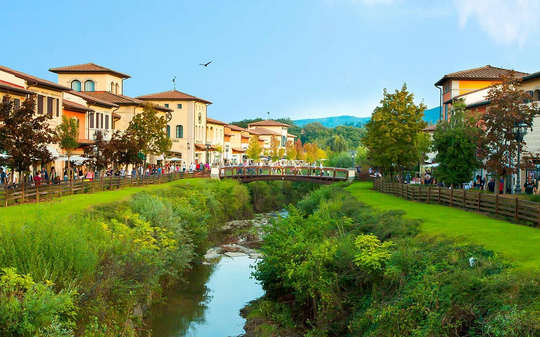 From Florence: Round Trip Shuttle Bus Service to Barberino Outlet Image 10
