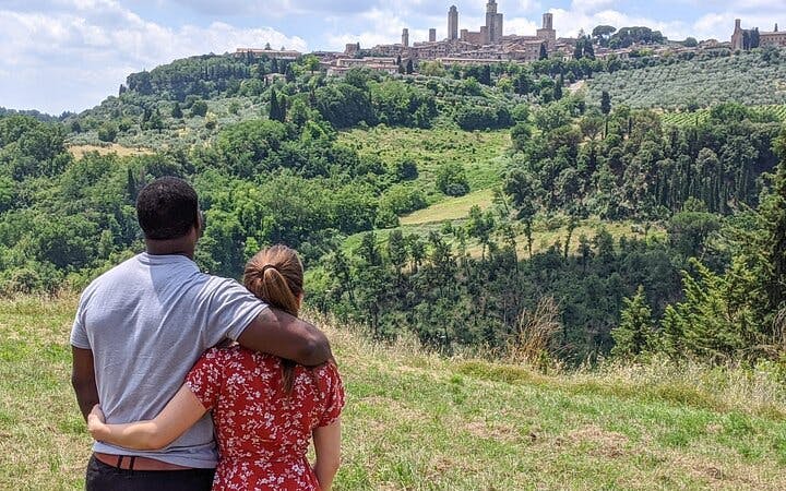From Florence: Tuscany Tuk Tuk Tour with Winery Visit, Lunch, and San Gimignano Stop Image 3