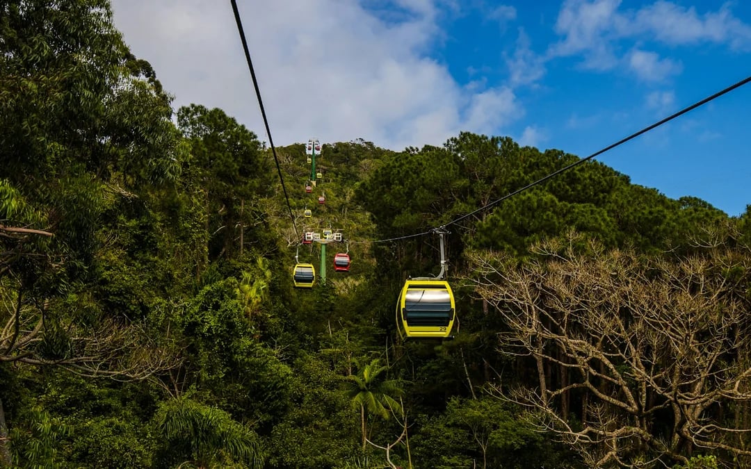 From Florianópolis: Balneário Camboriú Tour with Unipraias Cable Car Ticket and Laranjeiras Beach Image 4