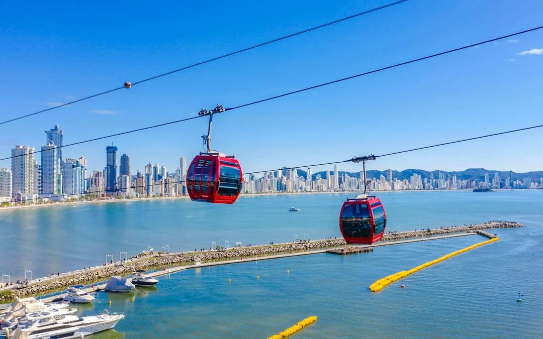 From Florianópolis: Balneário Camboriú Tour with Unipraias Cable Car Ticket and Laranjeiras Beach Image 5